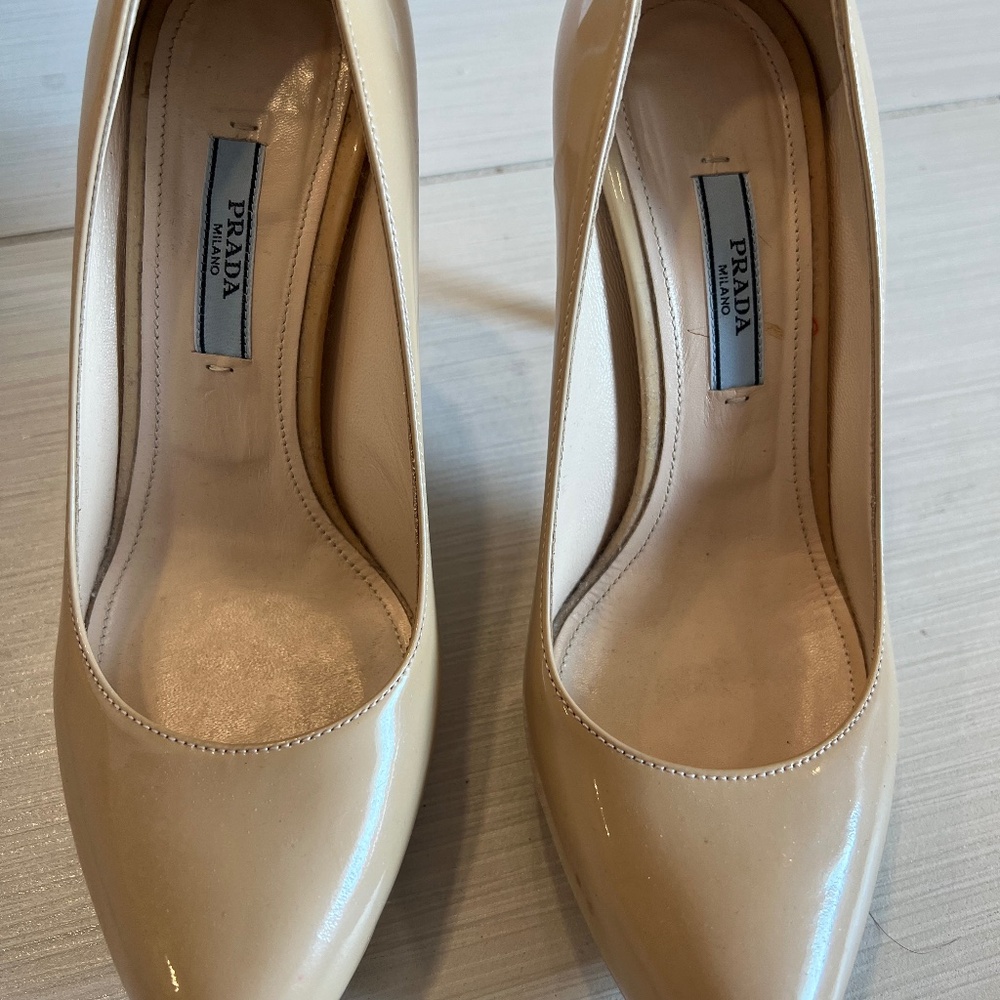 Prada excellent condition classic beige patent heels
